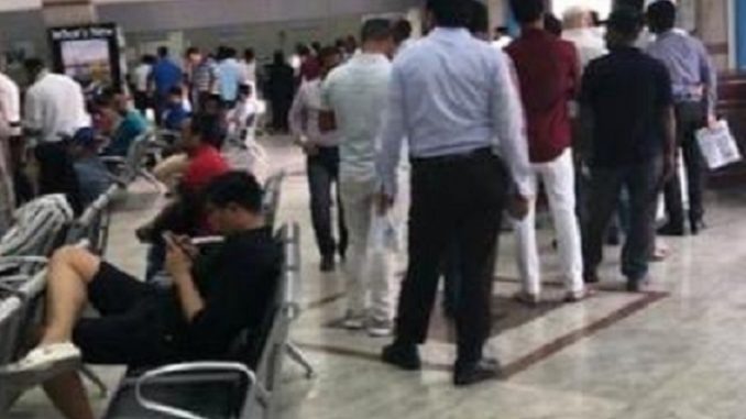 Emirates Post Offcice lines